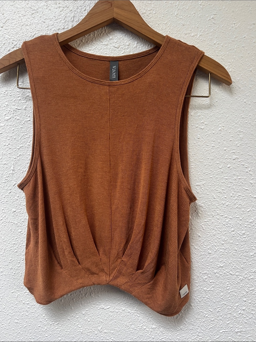 Vuori Twisted Hem Ribbed Tank in Rust